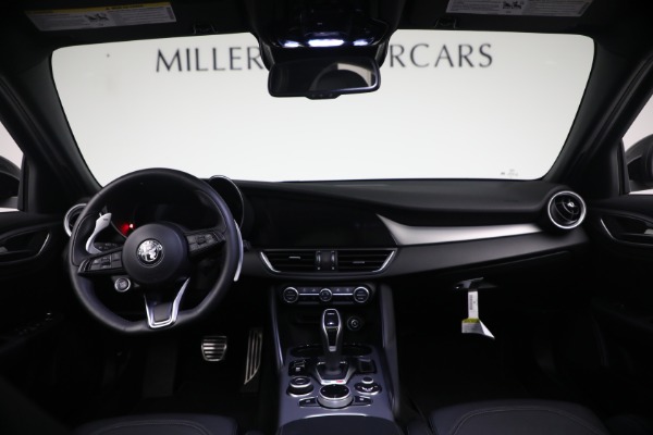 New 2026 Alfa Romeo Giulia for sale $43,000 at Bugatti of Greenwich in Greenwich CT 06830 23