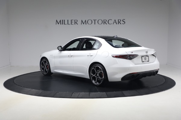 New 2026 Alfa Romeo Giulia for sale $43,000 at Bugatti of Greenwich in Greenwich CT 06830 6