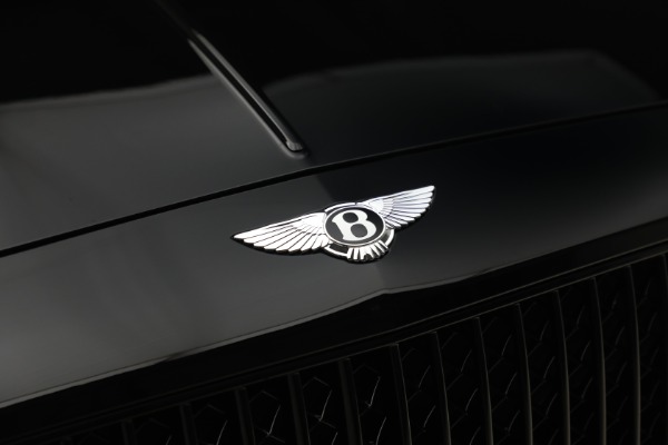 Used 2023 Bentley Flying Spur V8 for sale $143,900 at Bugatti of Greenwich in Greenwich CT 06830 13