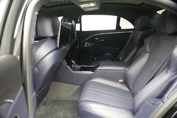 Used 2023 Bentley Flying Spur V8 for sale $143,900 at Bugatti of Greenwich in Greenwich CT 06830 25