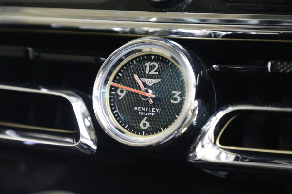 Used 2023 Bentley Flying Spur Hybrid for sale $143,900 at Bugatti of Greenwich in Greenwich CT 06830 21