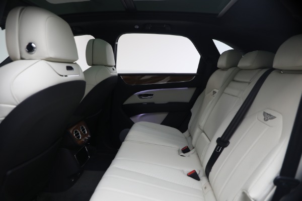 Used 2023 Bentley Bentayga V8 for sale $123,900 at Bugatti of Greenwich in Greenwich CT 06830 23