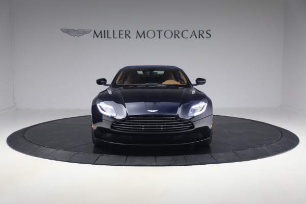 Used 2019 Aston Martin DB11 Volante for sale $121,900 at Bugatti of Greenwich in Greenwich CT 06830 24