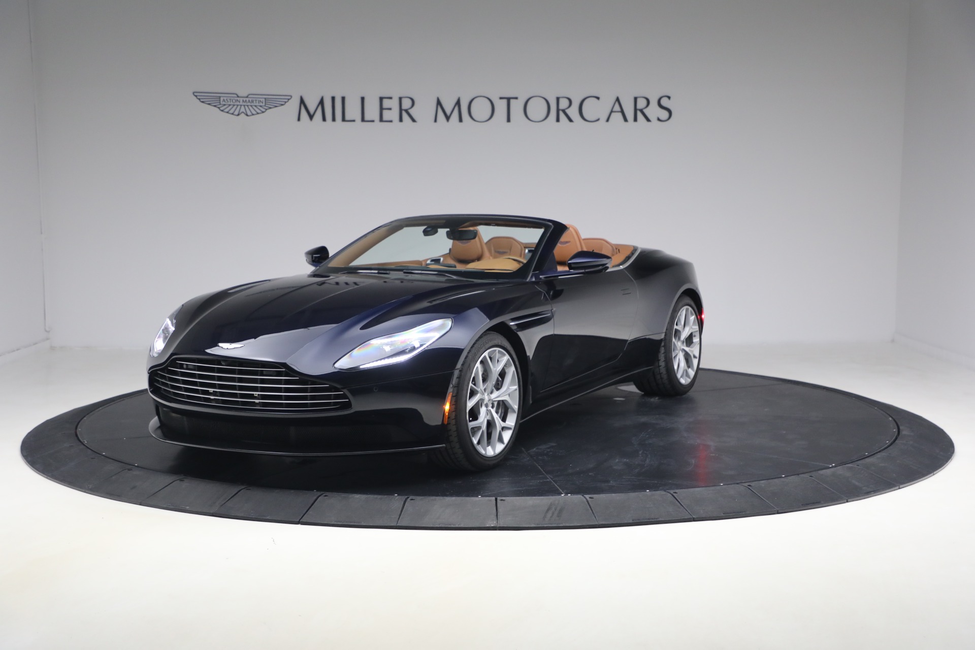 Used 2019 Aston Martin DB11 Volante for sale $121,900 at Bugatti of Greenwich in Greenwich CT 06830 1