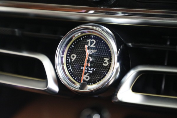 New 2026 Bentley Flying Spur Azure for sale $318,975 at Bugatti of Greenwich in Greenwich CT 06830 25