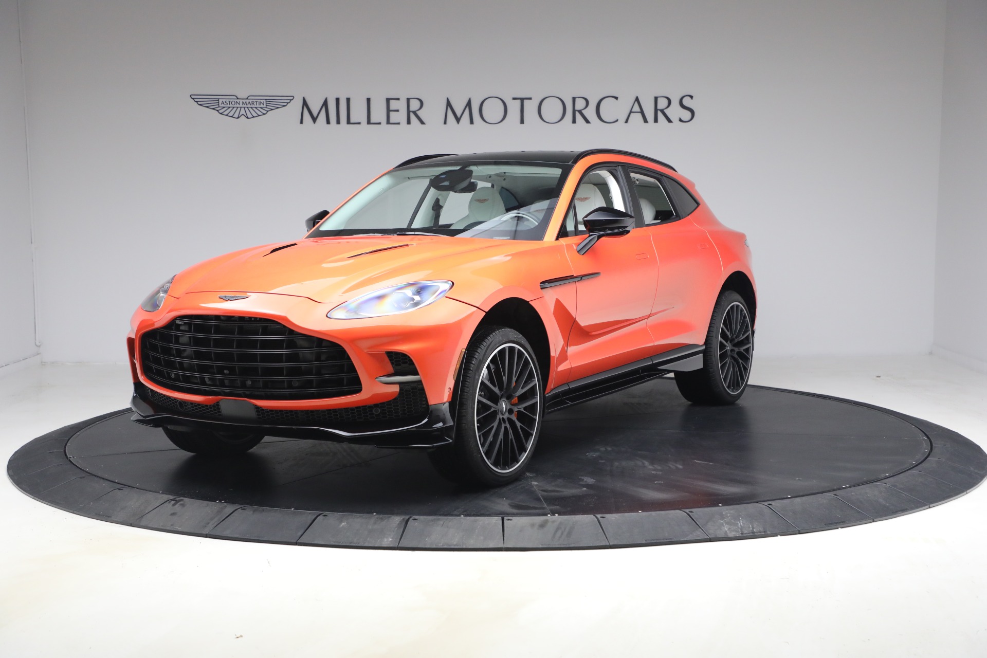 Used 2024 Aston Martin DBX 707 for sale $172,900 at Bugatti of Greenwich in Greenwich CT 06830 1