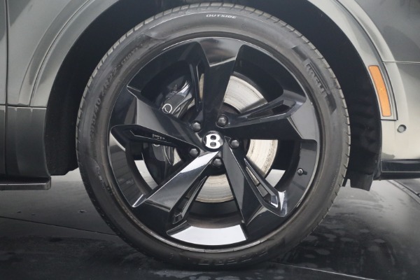 Used 2022 Bentley Bentayga V8 for sale $151,900 at Bugatti of Greenwich in Greenwich CT 06830 16