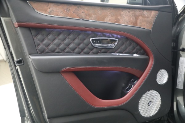 Used 2022 Bentley Bentayga V8 for sale $151,900 at Bugatti of Greenwich in Greenwich CT 06830 17