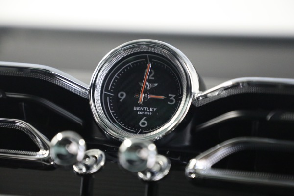 Used 2022 Bentley Bentayga V8 for sale $151,900 at Bugatti of Greenwich in Greenwich CT 06830 24