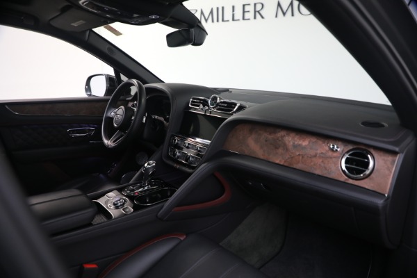 Used 2022 Bentley Bentayga V8 for sale $151,900 at Bugatti of Greenwich in Greenwich CT 06830 25
