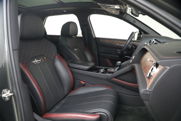 Used 2022 Bentley Bentayga V8 for sale $151,900 at Bugatti of Greenwich in Greenwich CT 06830 27