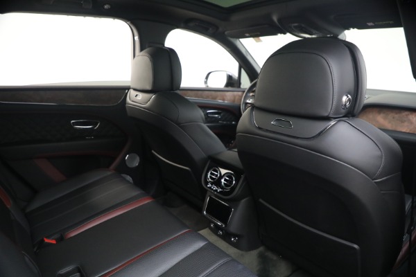 Used 2022 Bentley Bentayga V8 for sale $151,900 at Bugatti of Greenwich in Greenwich CT 06830 28