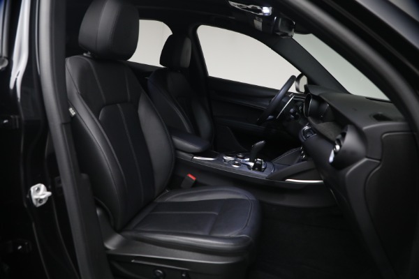 Used 2022 Alfa Romeo Stelvio Sprint for sale $25,900 at Bugatti of Greenwich in Greenwich CT 06830 17