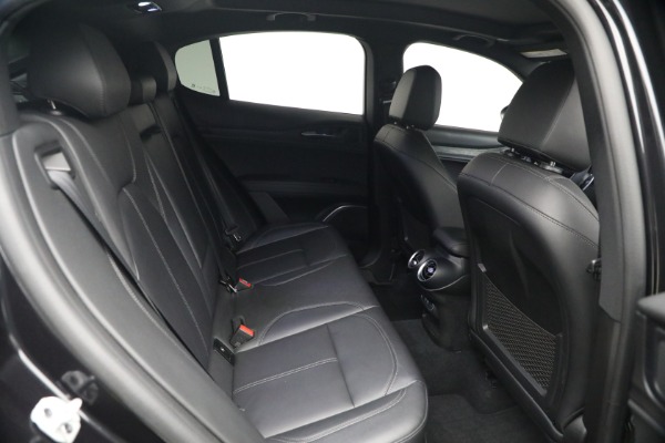 Used 2022 Alfa Romeo Stelvio Sprint for sale $25,900 at Bugatti of Greenwich in Greenwich CT 06830 20