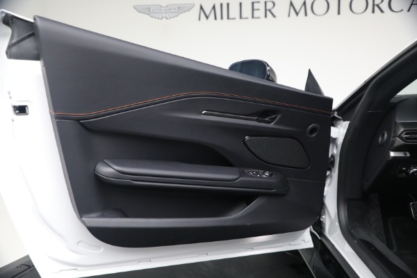 New 2026 Aston Martin Vantage S for sale $251,000 at Bugatti of Greenwich in Greenwich CT 06830 16