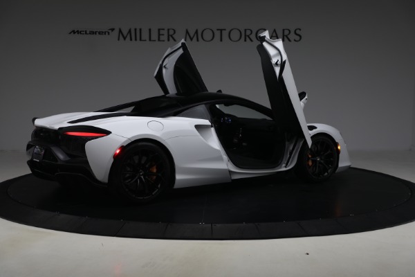 Used 2023 McLaren Artura for sale $184,900 at Bugatti of Greenwich in Greenwich CT 06830 19