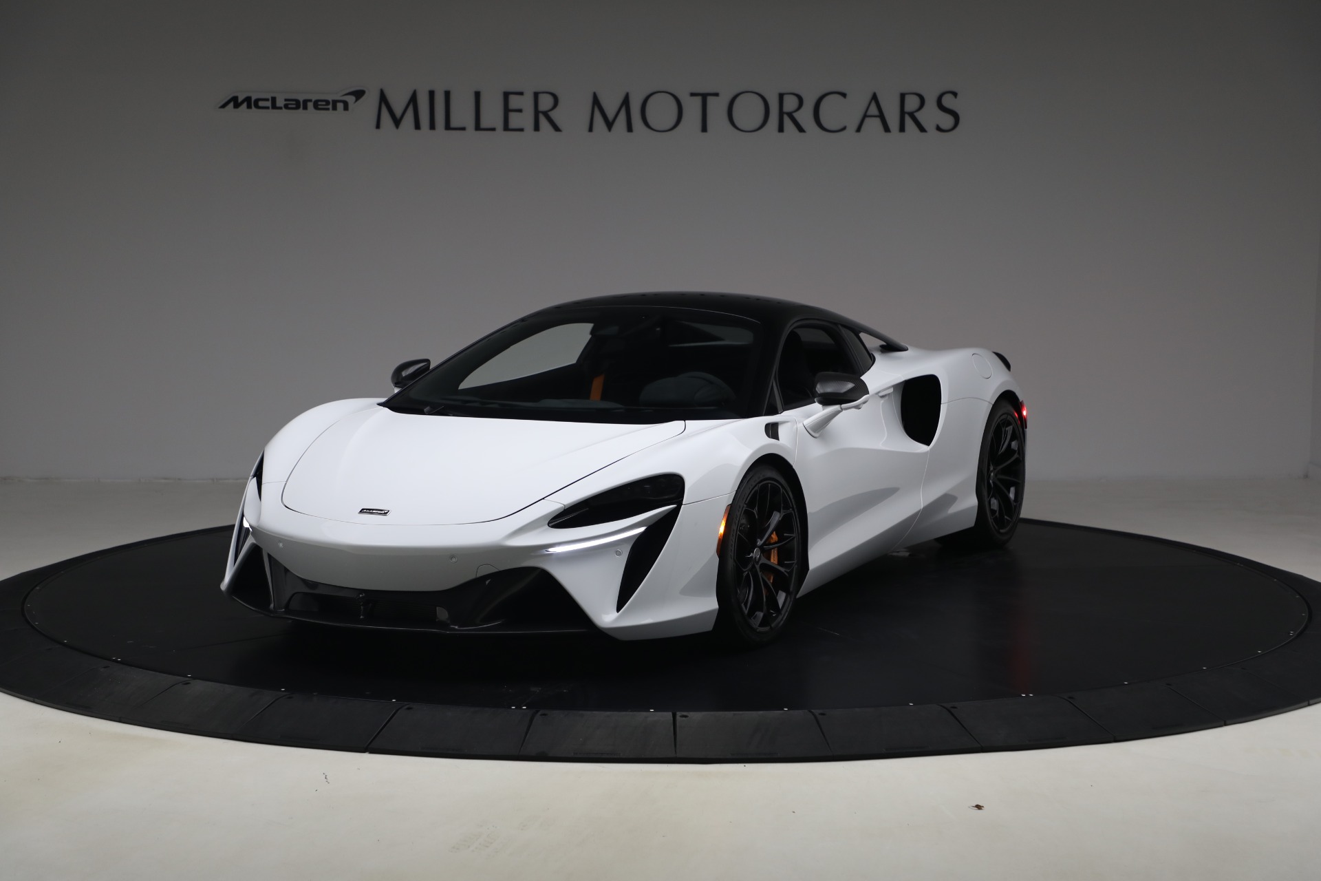 Used 2023 McLaren Artura for sale $184,900 at Bugatti of Greenwich in Greenwich CT 06830 1