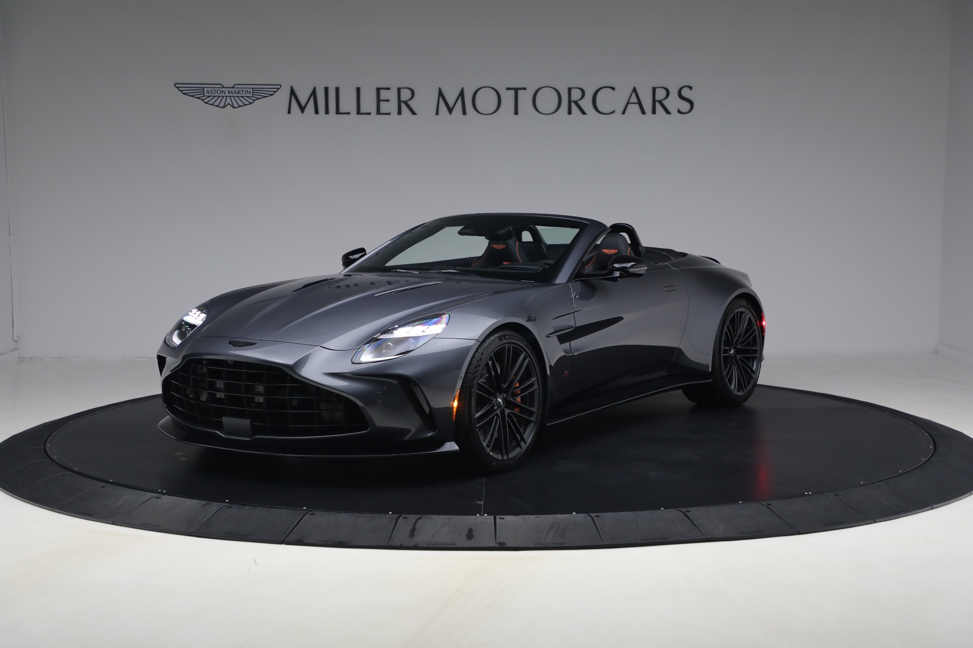 New 2026 Aston Martin Vantage S Roadster for sale $272,300 at Bugatti of Greenwich in Greenwich CT 06830 1