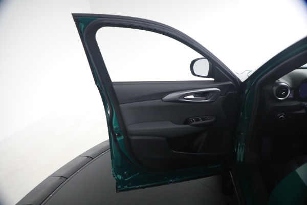 Used 2024 Alfa Romeo Tonale Hybrid Ti for sale $30,900 at Bugatti of Greenwich in Greenwich CT 06830 23