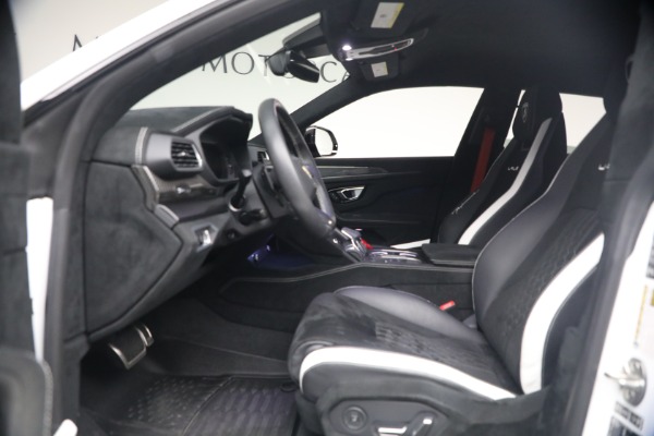 Used 2024 Lamborghini Urus Performante for sale $289,900 at Bugatti of Greenwich in Greenwich CT 06830 17