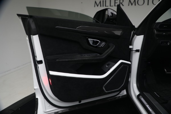 Used 2024 Lamborghini Urus Performante for sale $289,900 at Bugatti of Greenwich in Greenwich CT 06830 21