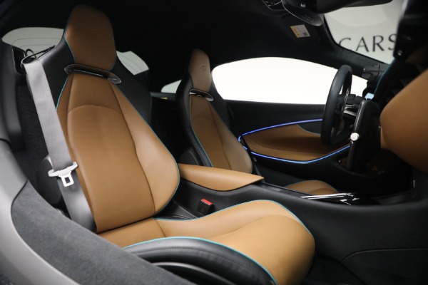 Used 2024 McLaren Artura TechLux for sale $182,900 at Bugatti of Greenwich in Greenwich CT 06830 24