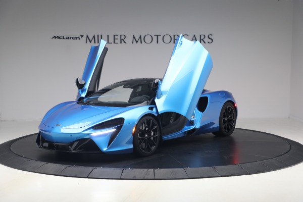 Used 2024 McLaren Artura Performance for sale $182,900 at Bugatti of Greenwich in Greenwich CT 06830 14