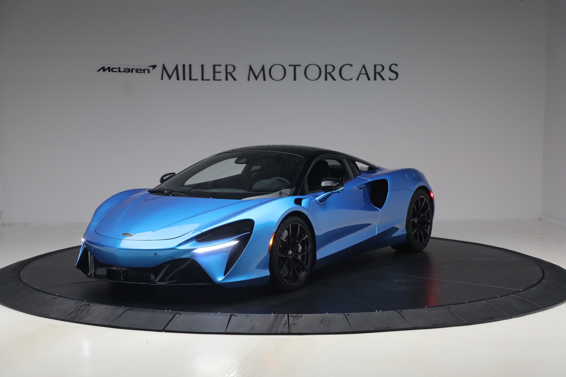 Used 2024 McLaren Artura Performance for sale $182,900 at Bugatti of Greenwich in Greenwich CT 06830 1