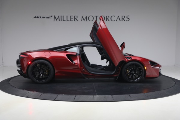 Used 2023 McLaren Artura Performance for sale $179,900 at Bugatti of Greenwich in Greenwich CT 06830 18