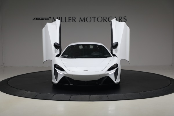Used 2023 McLaren Artura TechLux for sale $164,900 at Bugatti of Greenwich in Greenwich CT 06830 13