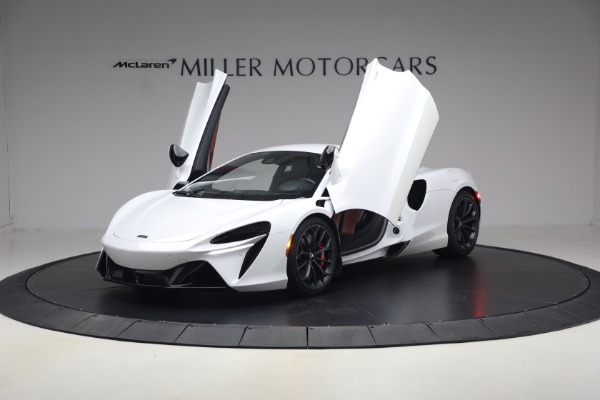 Used 2023 McLaren Artura TechLux for sale $164,900 at Bugatti of Greenwich in Greenwich CT 06830 14