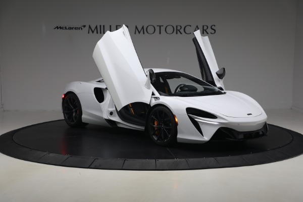 Used 2023 McLaren Artura Performance for sale $164,900 at Bugatti of Greenwich in Greenwich CT 06830 20