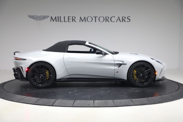New 2026 Aston Martin Vantage S Roadster for sale $261,400 at Bugatti of Greenwich in Greenwich CT 06830 21