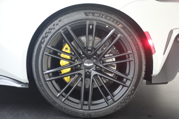 New 2026 Aston Martin Vantage S Roadster for sale $261,400 at Bugatti of Greenwich in Greenwich CT 06830 28