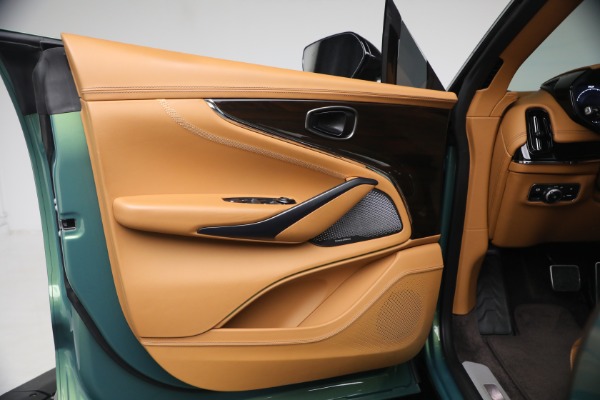 Used 2025 Aston Martin DBX 707 for sale $214,900 at Bugatti of Greenwich in Greenwich CT 06830 13