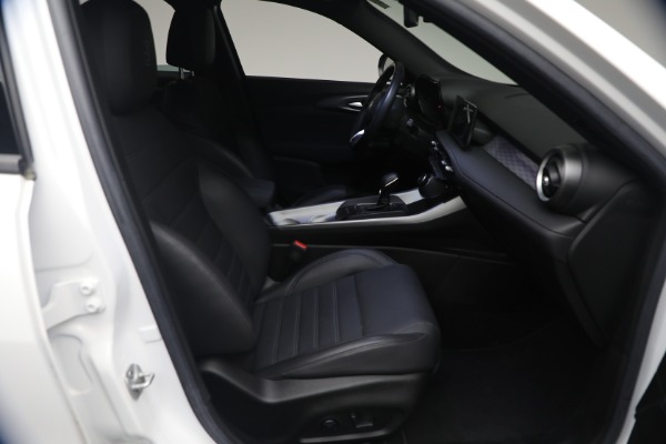 Used 2024 Alfa Romeo Tonale Hybrid Ti for sale $28,900 at Bugatti of Greenwich in Greenwich CT 06830 14
