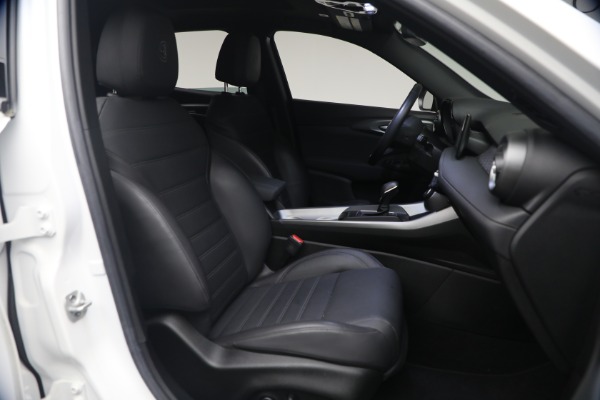 Used 2024 Alfa Romeo Tonale Hybrid Ti for sale $28,900 at Bugatti of Greenwich in Greenwich CT 06830 16