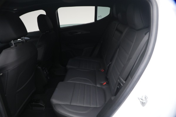 Used 2024 Alfa Romeo Tonale Hybrid Ti for sale $28,900 at Bugatti of Greenwich in Greenwich CT 06830 17