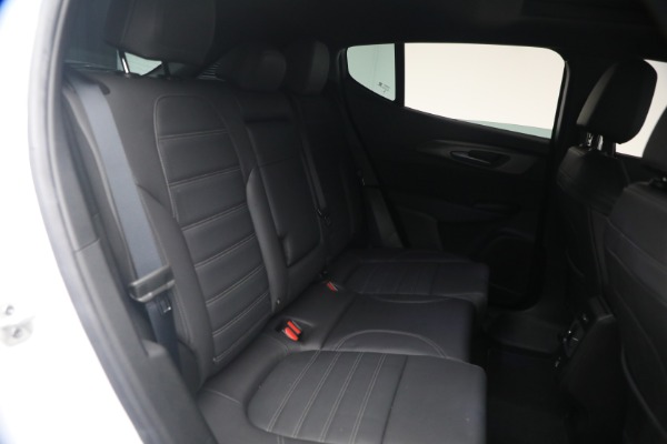 Used 2024 Alfa Romeo Tonale Hybrid Ti for sale $28,900 at Bugatti of Greenwich in Greenwich CT 06830 20