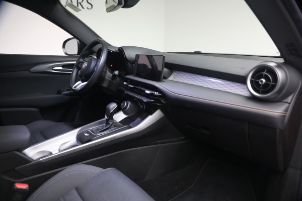 Used 2024 Alfa Romeo Tonale Hybrid Ti for sale $29,900 at Bugatti of Greenwich in Greenwich CT 06830 14