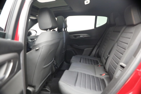 Used 2024 Alfa Romeo Tonale Hybrid Ti for sale $29,900 at Bugatti of Greenwich in Greenwich CT 06830 18