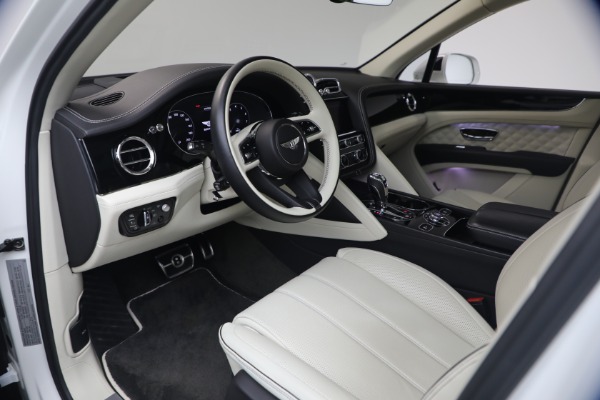 Used 2022 Bentley Bentayga V8 for sale $137,900 at Bugatti of Greenwich in Greenwich CT 06830 19
