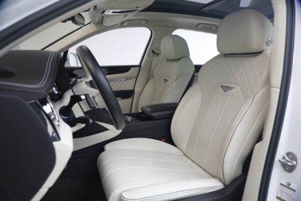 Used 2022 Bentley Bentayga V8 for sale $137,900 at Bugatti of Greenwich in Greenwich CT 06830 21