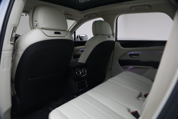 Used 2022 Bentley Bentayga V8 for sale $137,900 at Bugatti of Greenwich in Greenwich CT 06830 22