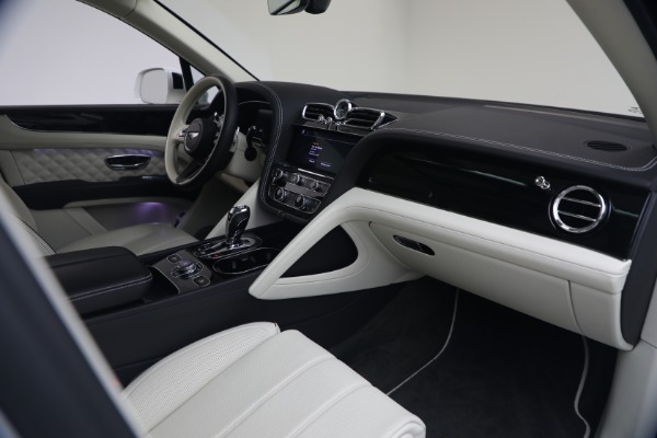 Used 2022 Bentley Bentayga V8 for sale $137,900 at Bugatti of Greenwich in Greenwich CT 06830 26