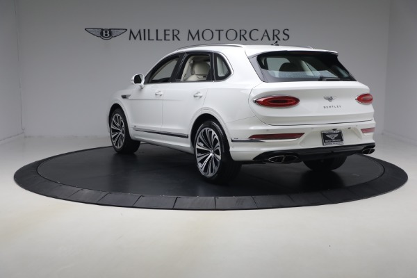 Used 2022 Bentley Bentayga V8 for sale $137,900 at Bugatti of Greenwich in Greenwich CT 06830 5