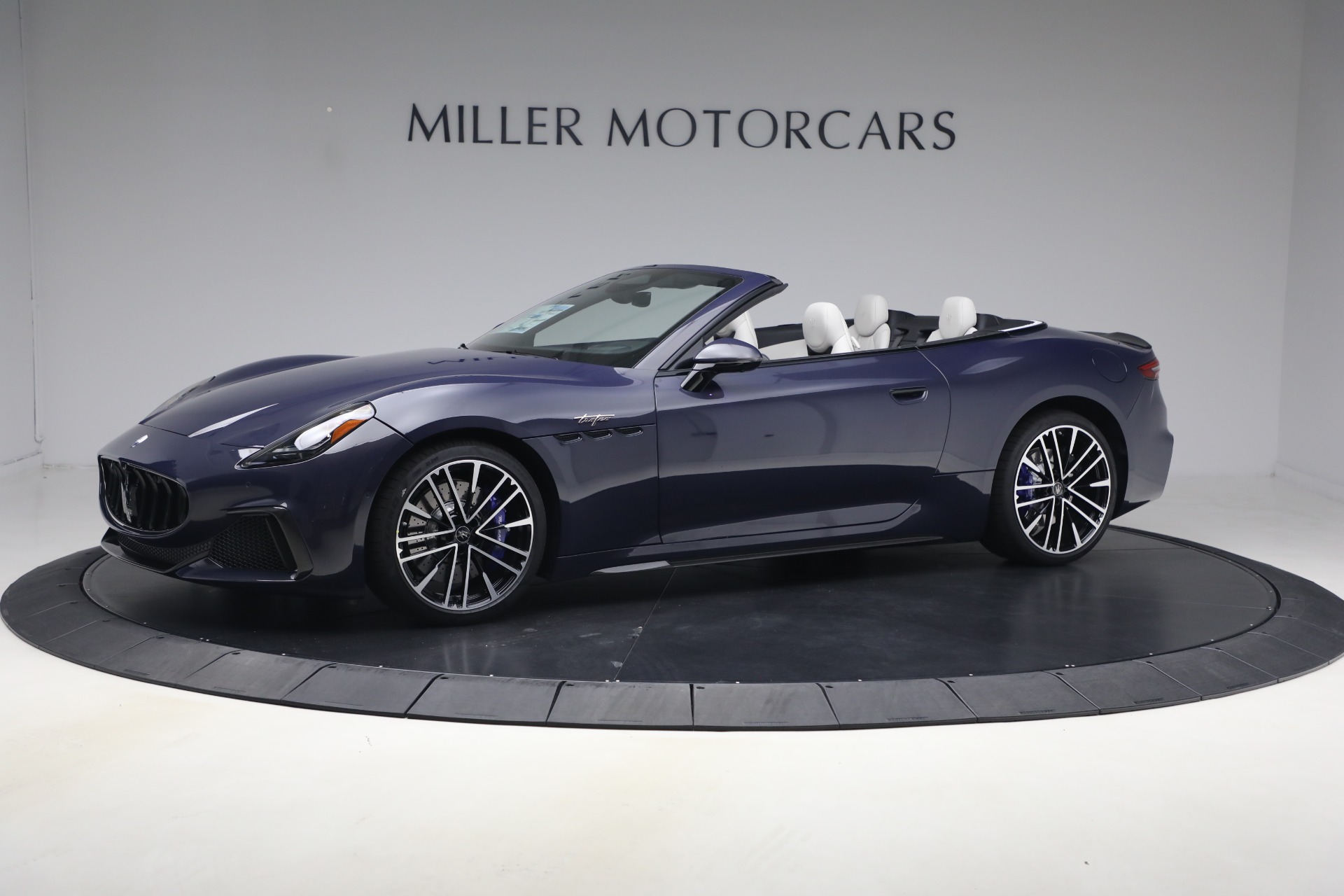 New 2026 Maserati GranCabrio Trofeo for sale $200,785 at Bugatti of Greenwich in Greenwich CT 06830 1