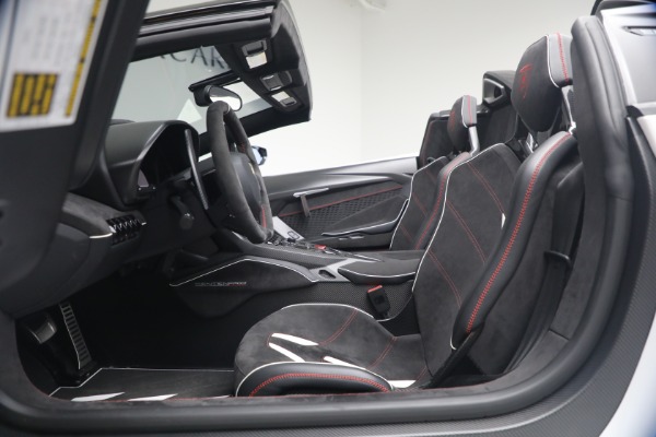 Used 2017 Lamborghini Centenario Roadster for sale $3,995,000 at Bugatti of Greenwich in Greenwich CT 06830 11