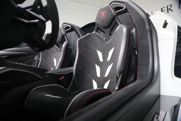 Used 2017 Lamborghini Centenario Roadster for sale $3,995,000 at Bugatti of Greenwich in Greenwich CT 06830 12