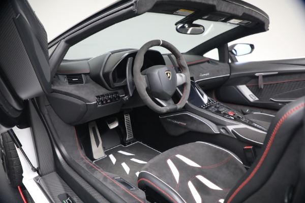Used 2017 Lamborghini Centenario Roadster for sale $3,995,000 at Bugatti of Greenwich in Greenwich CT 06830 13